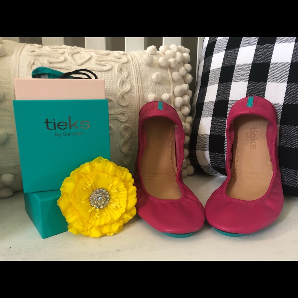 Pink Tieks
